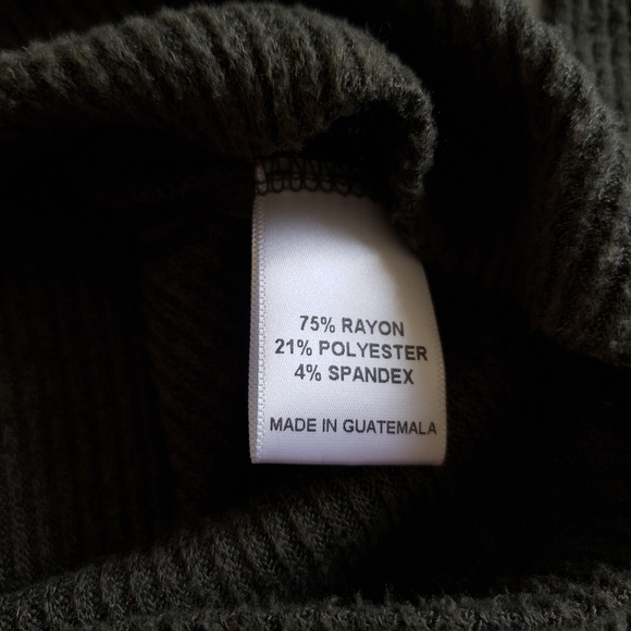 Cold Shoulder Dark Green Long Sleeve Top - Picture 4 of 4